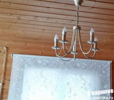 Дешевые светильники в деревянном интерьере