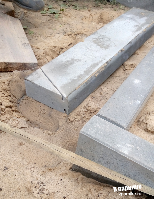 Как сделать бетонные бордюры для клумб и садовых дорожек